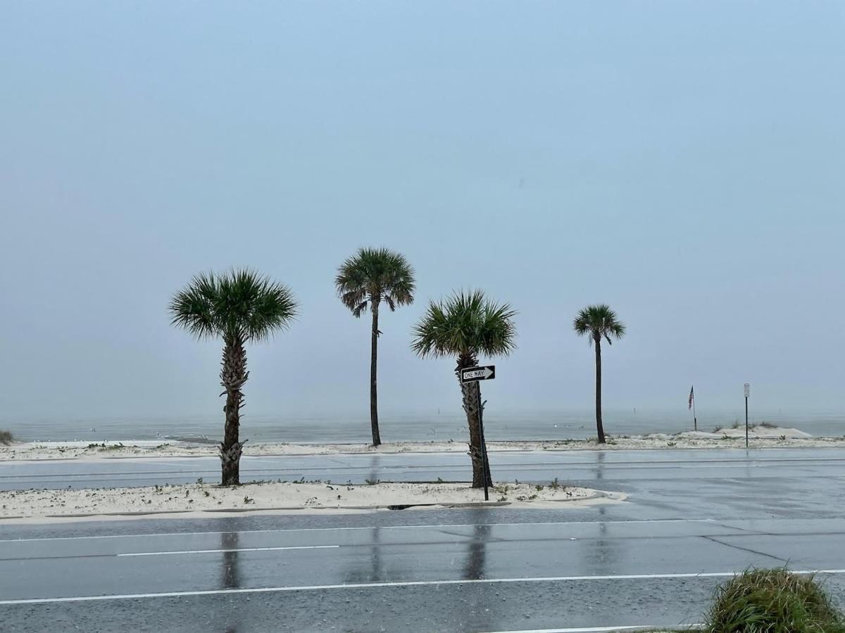 Bare Feet Bungalow -Close To Beach & Dog Friendly Gulfport Exterior foto