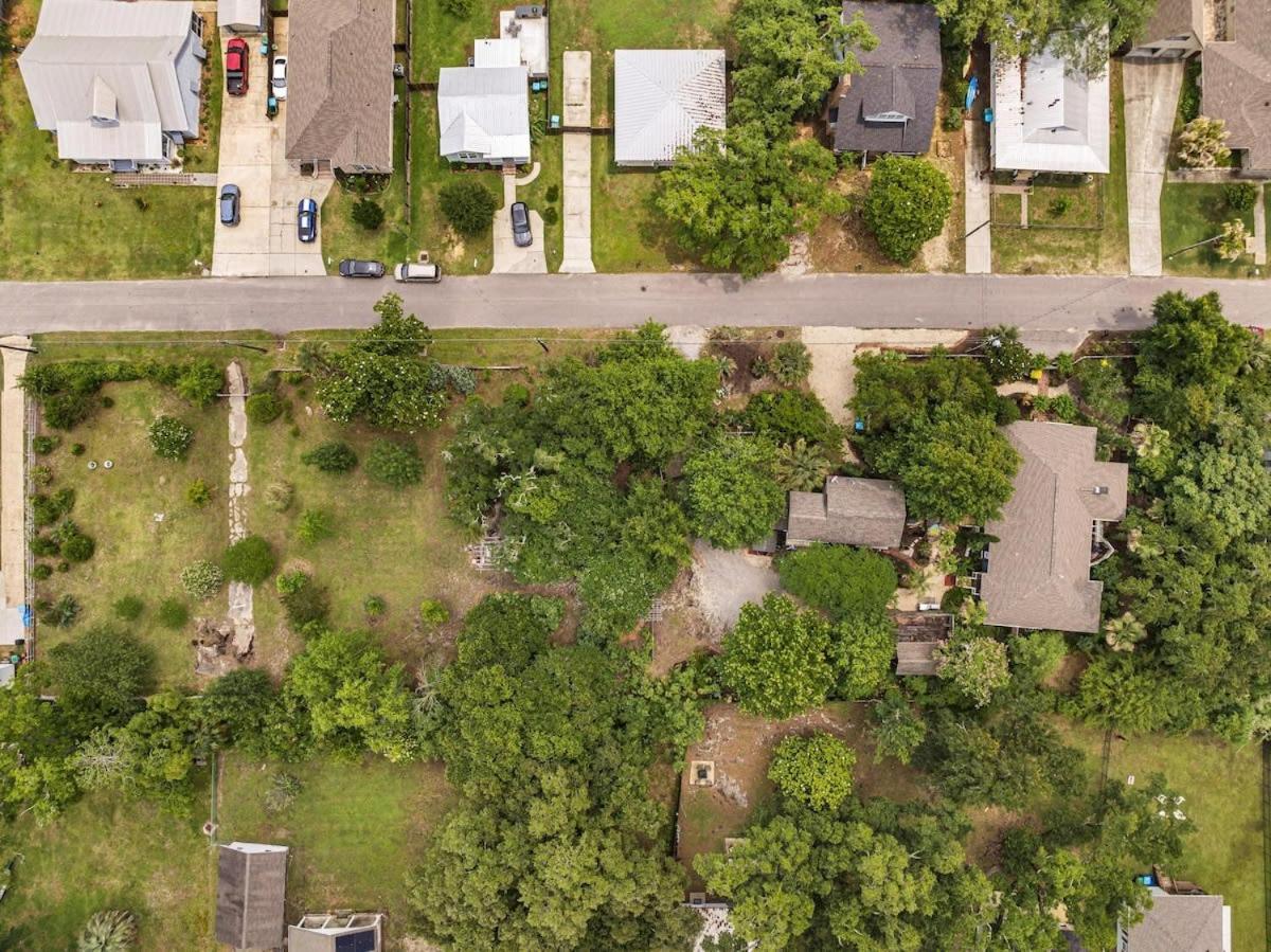 Bare Feet Bungalow -Close To Beach & Dog Friendly Gulfport Exterior foto