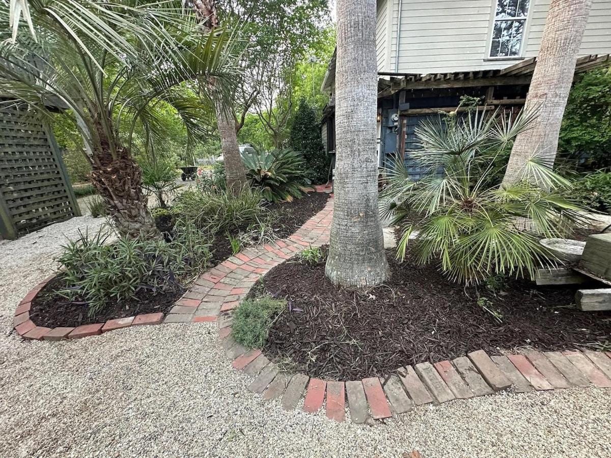 Bare Feet Bungalow -Close To Beach & Dog Friendly Gulfport Exterior foto